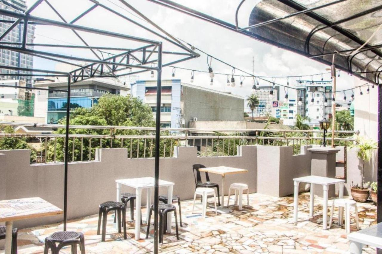 Bunks Hostel (Adults Only) Cebu Ngoại thất bức ảnh