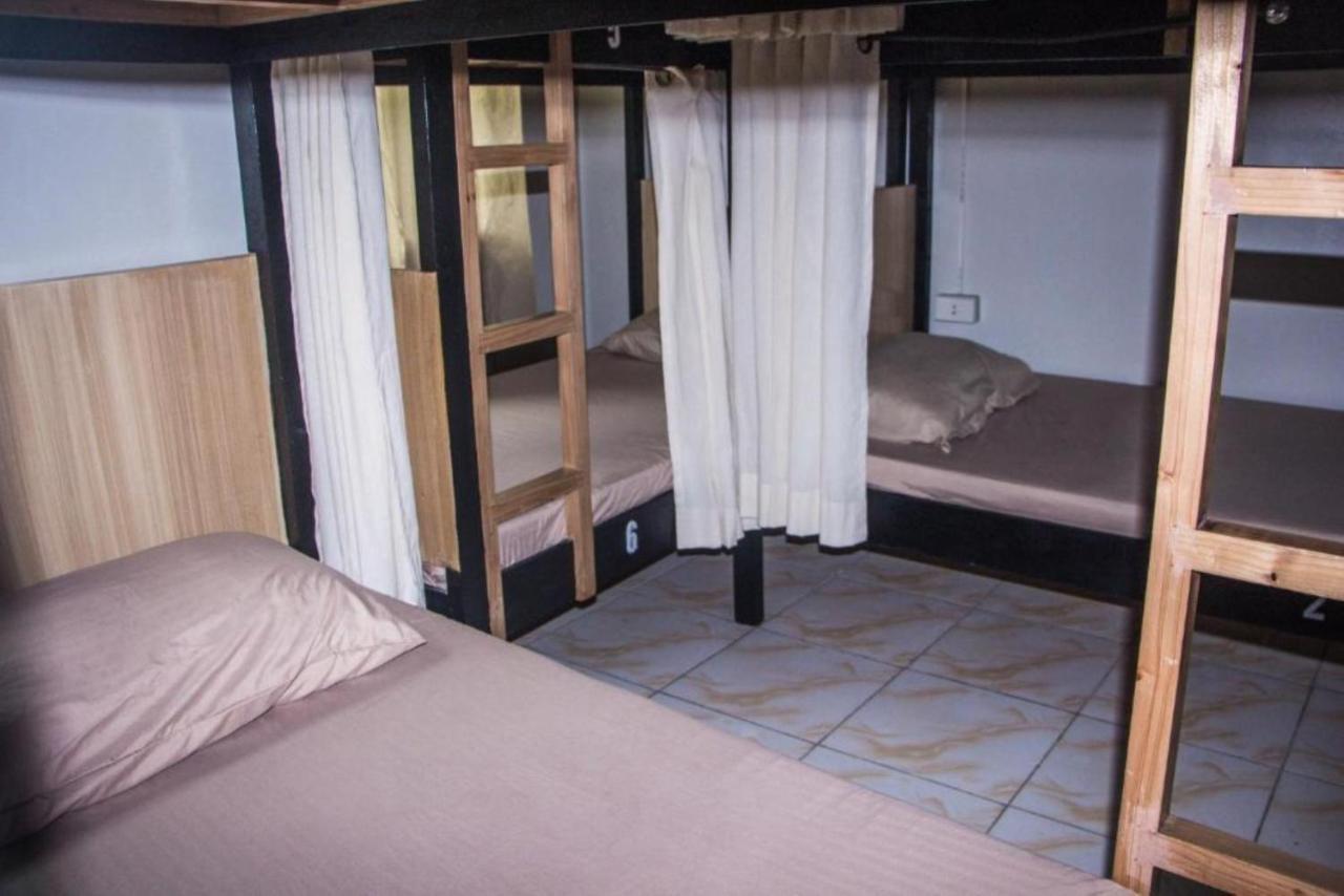 Bunks Hostel (Adults Only) Cebu Ngoại thất bức ảnh